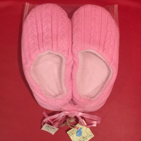 Pink slipper. - Picture 1 of 5